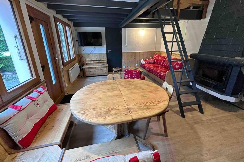Métabief Charmant Chalet Le Bouton D'Orヴィラ エクステリア 写真