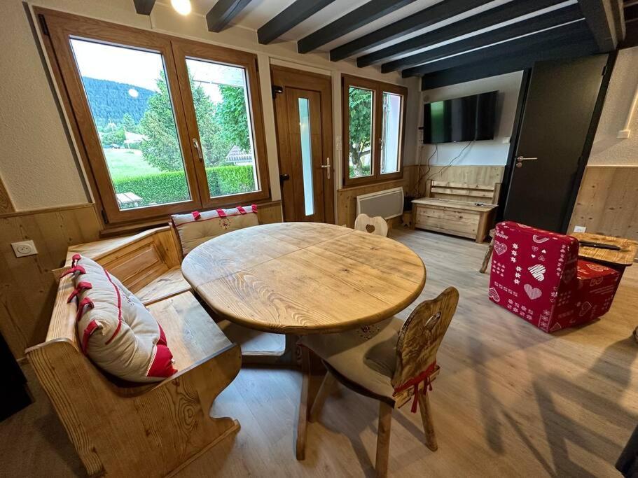 Métabief Charmant Chalet Le Bouton D'Orヴィラ エクステリア 写真